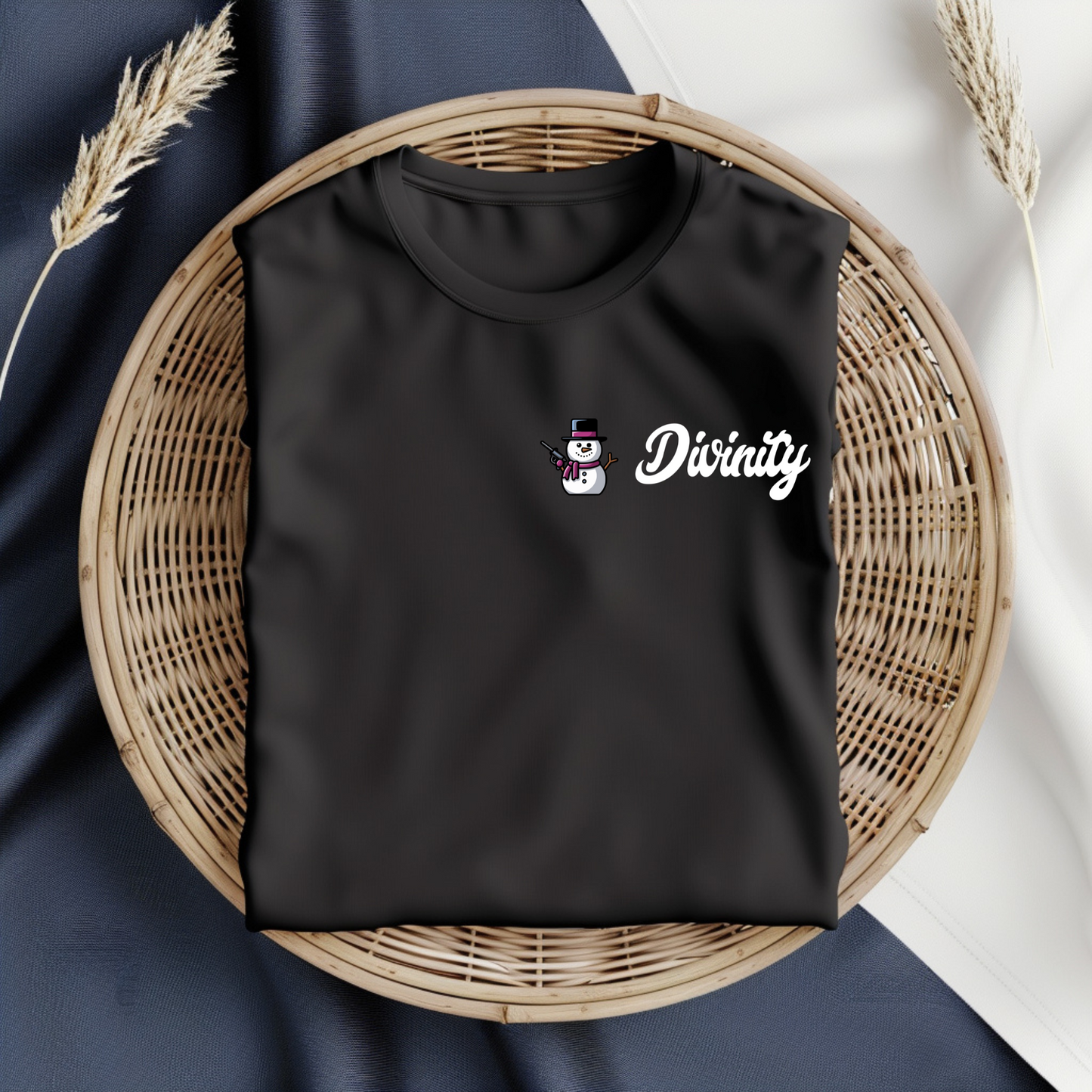 "WOMEN ARE HUSTLERS TOO" T-SHIRT
